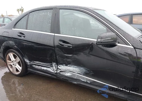 2010 Mercedes-Benz C 300 Sport из США, поврежденный, VIN WDDGF5EB7AR128243